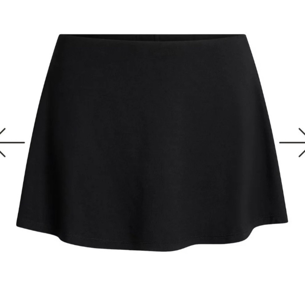 Skims NWT smooth layers Skort Obsidian Size Large